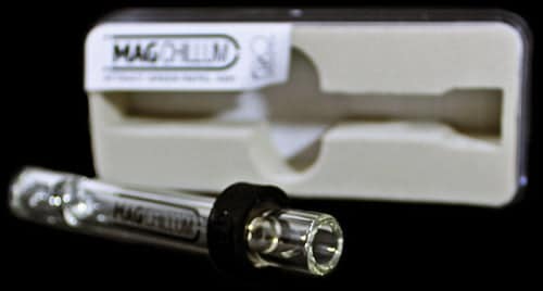 4ct Mag Chillum Magnetic Glass Blunt