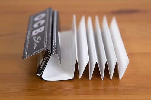 OCB Premium Rolling Paper With Tips - King Size - Image 3